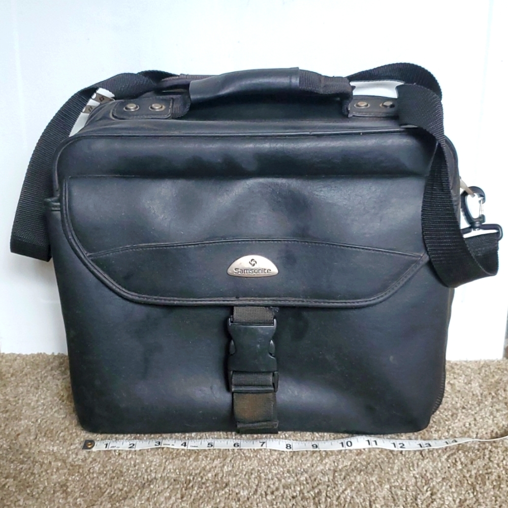 Gently loved! Vintage, classic & rare Samsonite rich black leather briefcase